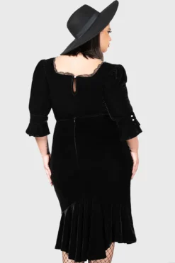 Dottie Dottie Velvet Top [PLUS] -Gothic Wear Store DOTTIE DOTTIE VELVET TOP PLUS W F