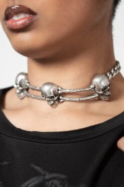 Naven Choker